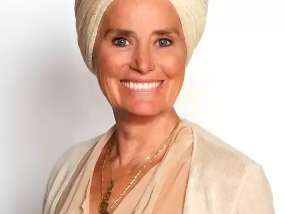 Gurutej Khalsa,
Spirituality, Health & Wellness, Love and Relationships, Yoga, Personal Development & Coaching, Personal Development & Coaching
Expert at Soulful Summit 2023: Eine Reise nach innen, beginne!
